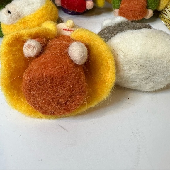 Nativity Set Handcrafted Wool 15 pieces - Picture 10 of 10